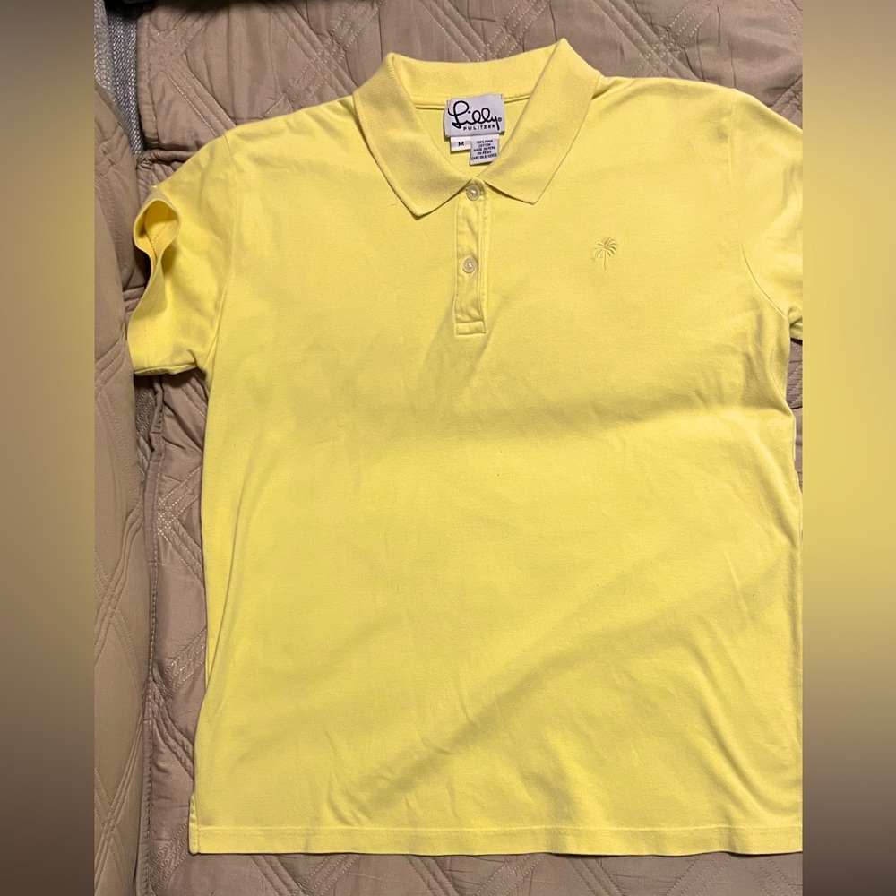 Yellow Lily Pulitzer 100% cotton pique short sleeve 3 button polo shirt. M